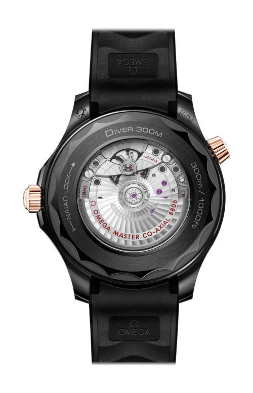 Accedi alla scheda di Omega SEAMASTER DIVER 300M 43,5 MM, CERAMICA NERA SU CAUCCI&Ugrave; - 210.62.44.20.01.001