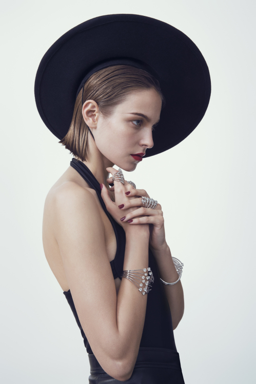 Accedi alla scheda di Bartorelli Italian Jewels BRACCIALE RAMI ORO BIANCO E DIAMANTI BIANCHI CT 8.51 - 3B00117DW1