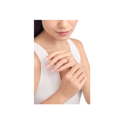 Accedi al prodotto correlato Bulgari ANELLO CABOCHON IN ORO ROSA E DIAMANTI - AN860280