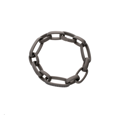 Accedi al prodotto correlato Mano | J . BRACCIALE IN TITANIO SABBIATO  E DIAMANTI BLACK - CBR1DBK