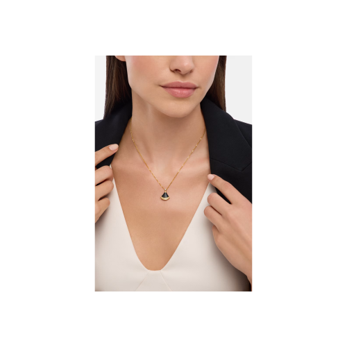 Accedi alla scheda di Bulgari COLLANA DIVAS' DREAM IN ORO ROSA CON ONICE E PAV&Eacute; DI DIAMANTI - CL860377