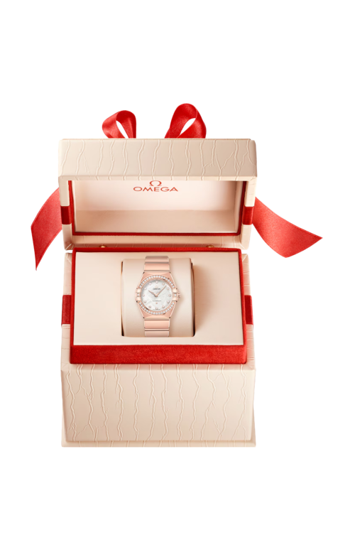 Accedi alla scheda di Omega CONSTELLATION 28 MM, ORO SEDNA&trade; SU ORO SEDNA&trade; - 131.55.28.60.99.005