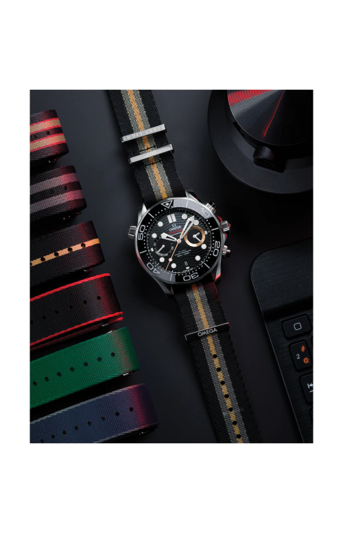 Accedi alla scheda di Omega SEAMASTER DIVER 300M 44 MM, ACCIAIO SU NATO - 210.32.44.51.01.002