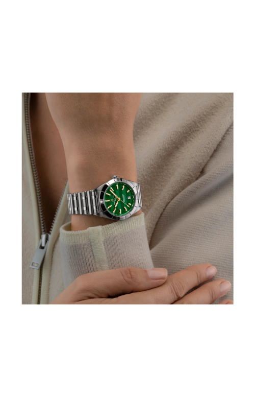 Accedi alla scheda di Breitling CHRONOMAT 32 SIX NATIONS IRELAND - LIMITED EDITION - A773107A1L1A1