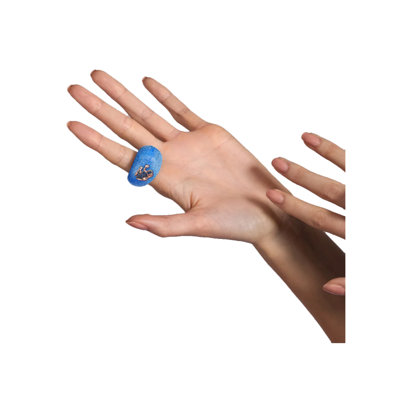 Dada Arrigoni | ANELLO HAPPY FROG DENIM CON RANA IN ORO ROSA, ORO BRUNITO E ZAFFIRI AZZURRI SU BASE MEDIA - DHF07ANGZRNZZ (2)